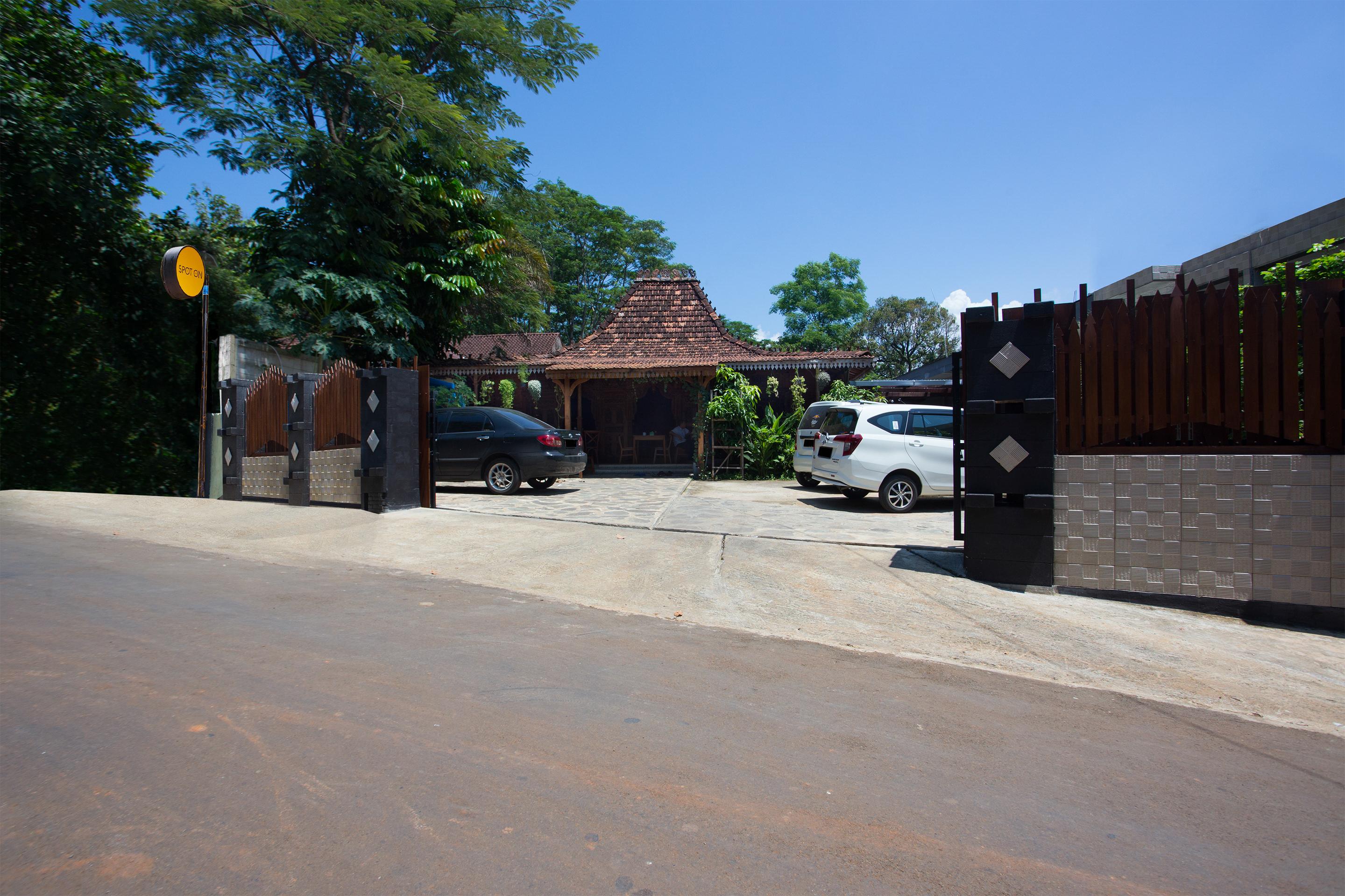 Spot On 2761 Pondok Kartini Jepara Εξωτερικό φωτογραφία