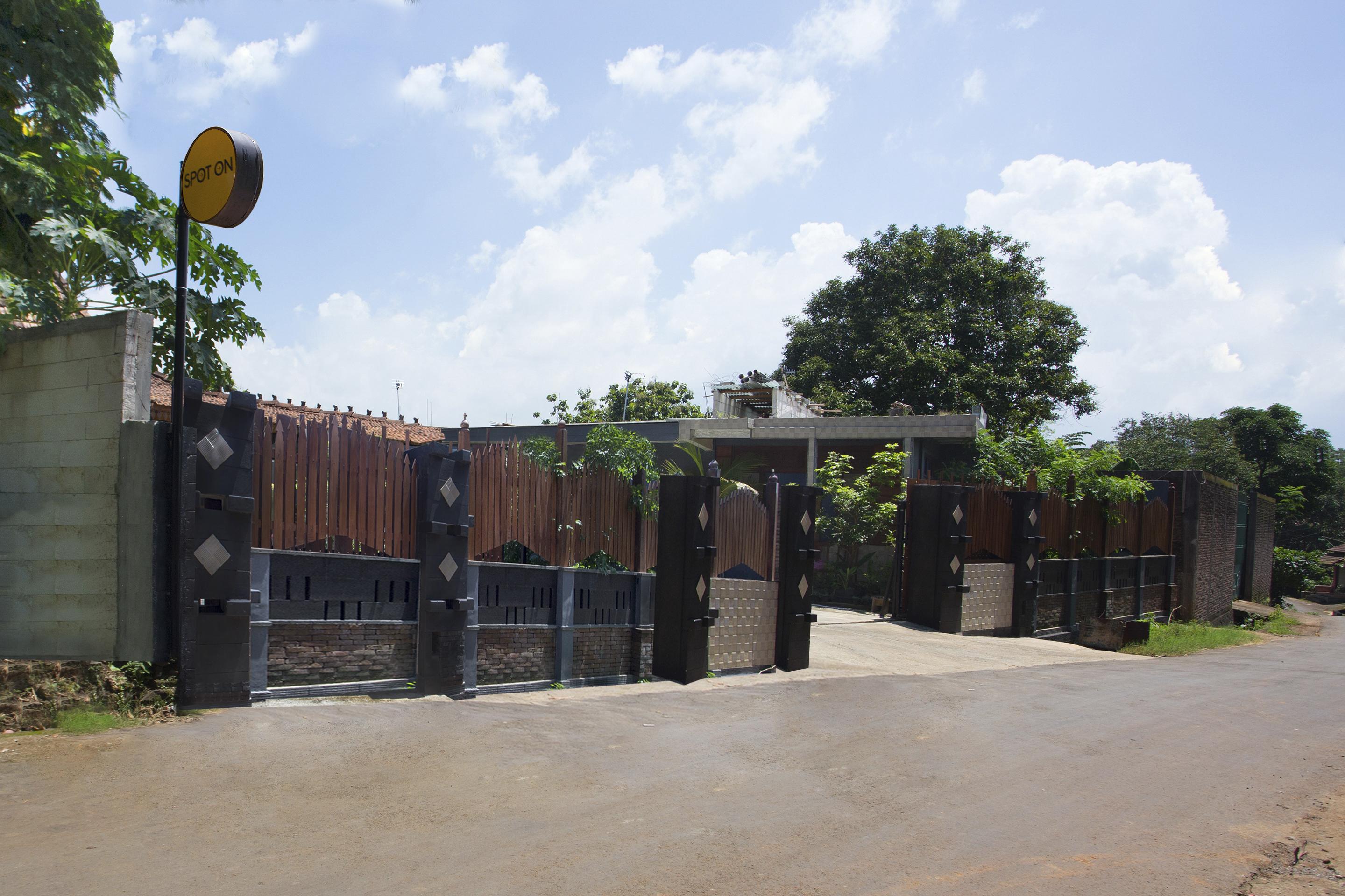 Spot On 2761 Pondok Kartini Jepara Εξωτερικό φωτογραφία
